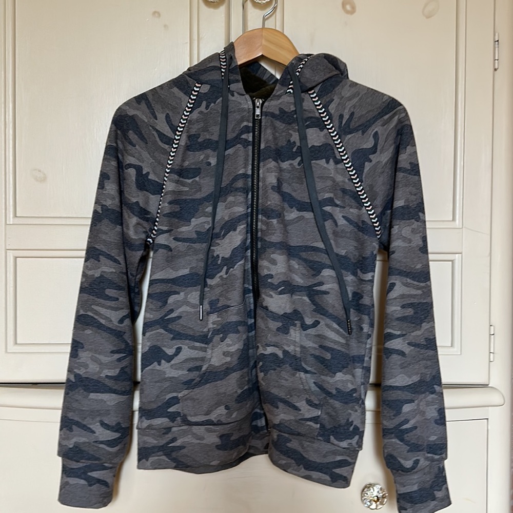 Miss Me Camo Zip Jacket with Furry Hood Lined Size Small
